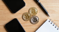 Центробанк предложил три криптовалюты для биржевых торгов в России