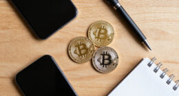 Центробанк предложил три криптовалюты для биржевых торгов в России